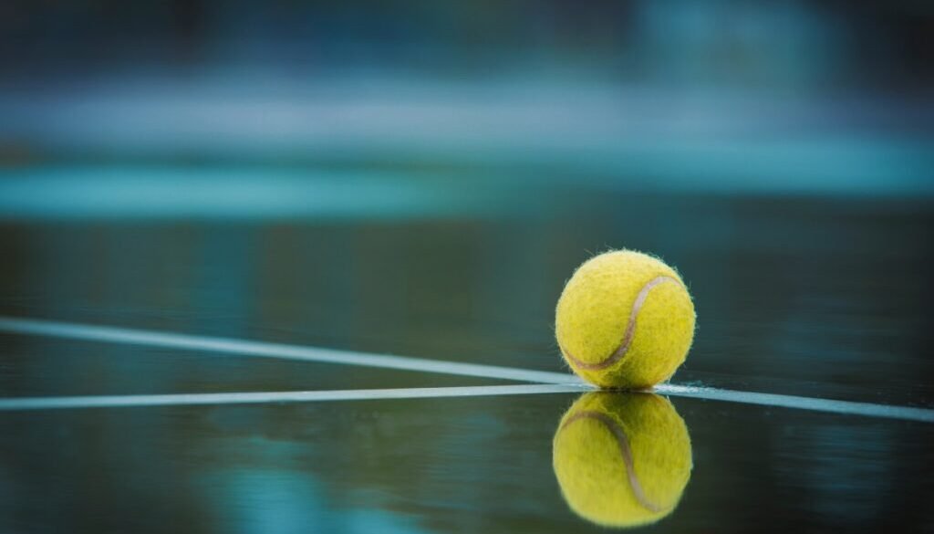 yellow-tennis-ball-2339377_2
